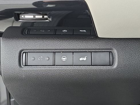 New 2025 Nissan Pathfinder SV image 26