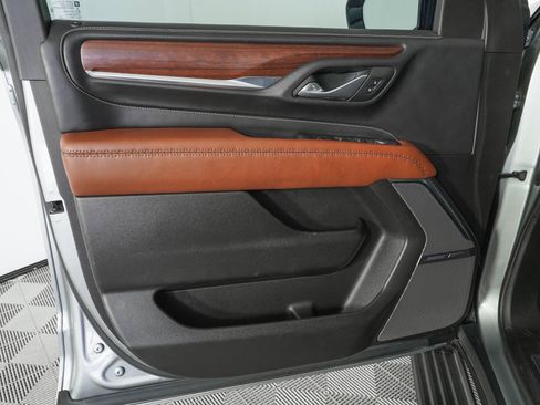 Used 2023 GMC Yukon XL Denali Ultimate w/ LPO, Floor Liner Package image 17