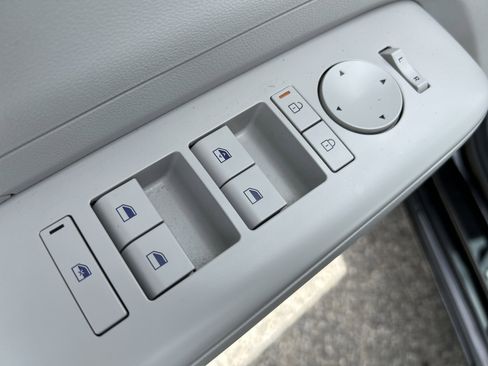 Certified 2024 Hyundai Kona SEL FWD image 20