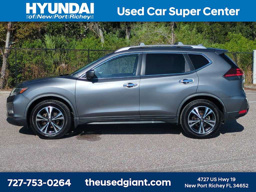 Used 2019 Nissan Rogue SV w/ Premium Package FWD image 2