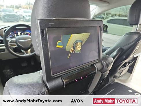 Used 2018 Chrysler Pacifica Touring-L Plus image 25