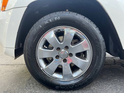 Used 2010 Jeep Grand Cherokee Limited w/ Trailer Tow Group IV image 10