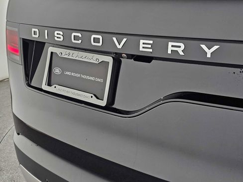 Used 2025 Land Rover Discovery S AWD/4WD image 13