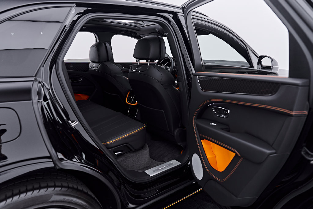 Used 2025 Bentley Bentayga AWD/4WD image 38