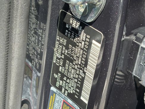 Used 2024 Kia Sorento S FWD image 31