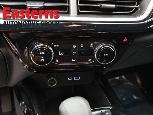 Used 2024 Chevrolet Trax RS w/ Driver Confidence Package FWD image 20