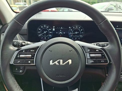 Certified 2025 Kia Seltos EX AWD/4WD image 18