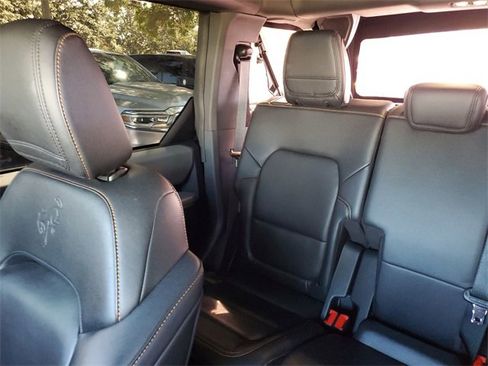 Used 2022 Ford Bronco Badlands image 12