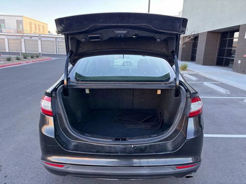 Used 2014 Ford Fusion SE FWD image 9