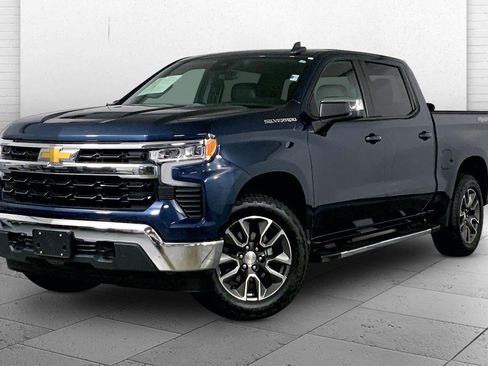 Used 2022 Chevrolet Silverado 1500 LT AWD/4WD image 12