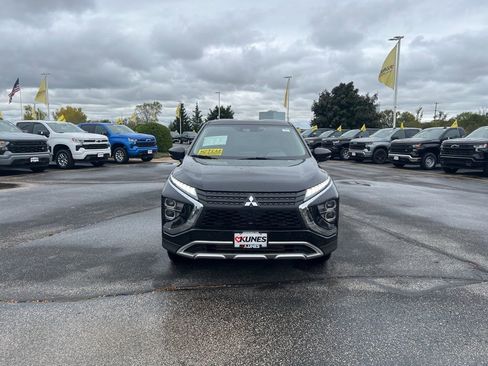 Used 2023 Mitsubishi Eclipse Cross SE image 2