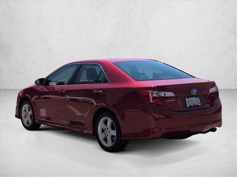 Used 2014 Toyota Camry SE FWD image 8