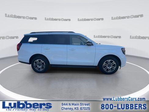 Used 2025 Ford Expedition Active AWD/4WD image 9