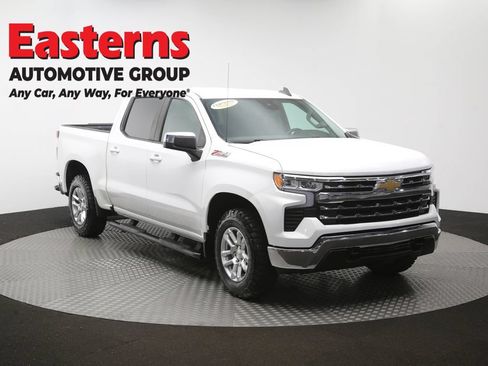 Used 2023 Chevrolet Silverado 1500 LT AWD/4WD image 47