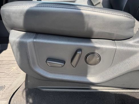 Used 2024 Ford Expedition Max XLT AWD/4WD image 28