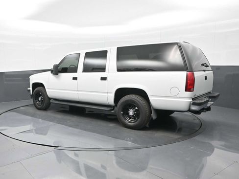 Used 1997 Chevrolet Suburban 2500 w/ Preferred Equipment Group 2 image 7