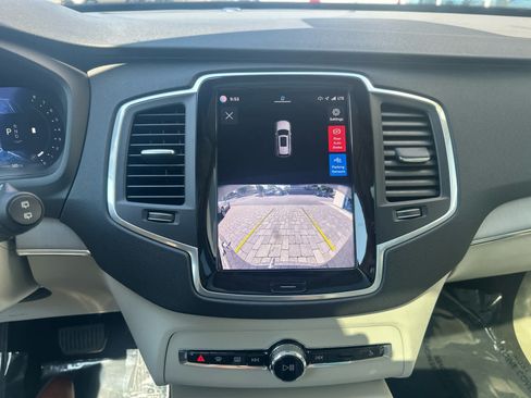 Used 2025 Volvo XC90 B5 Core w/ Climate Package AWD/4WD image 18