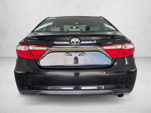 Used 2015 Toyota Camry SE FWD image 7