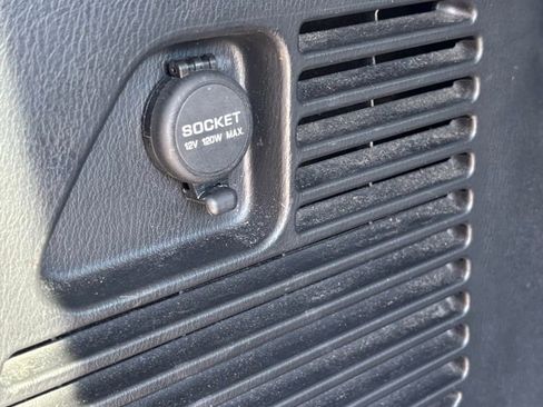 Used 2017 INFINITI QX80 2WD w/ Deluxe Technology Package image 8