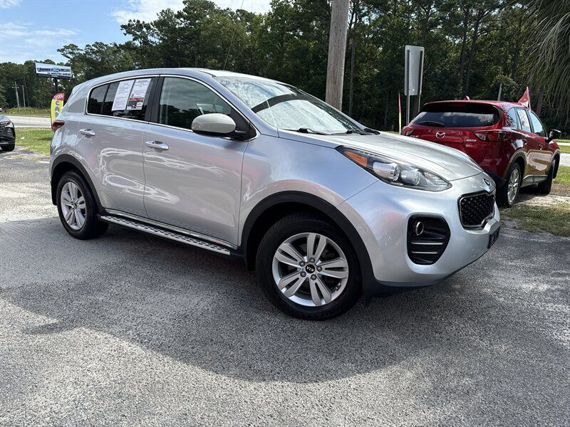 Used 2017 Kia Sportage LX AWD/4WD image 3