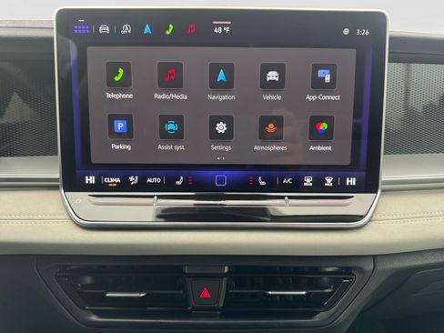 Certified 2025 Volkswagen Tiguan SE image 21