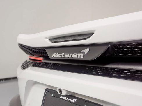 Used 2022 McLaren GT image 37