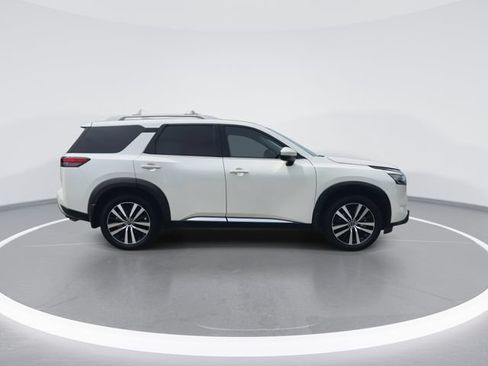 Used 2024 Nissan Pathfinder Platinum w/ Cargo Package AWD/4WD image 9