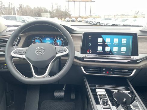 New 2026 Volkswagen Atlas SEL AWD/4WD image 16