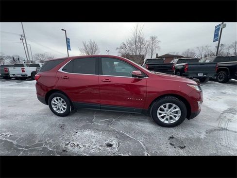 Used 2019 Chevrolet Equinox LT w/ Driver Convenience Package image 9