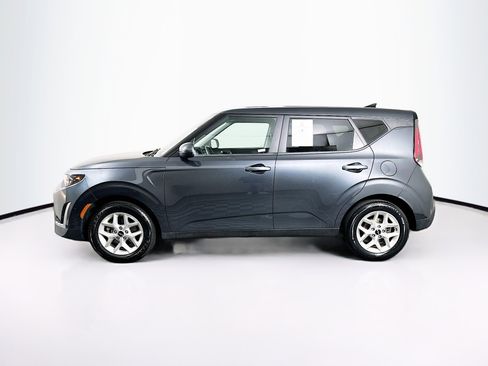 Used 2025 Kia Soul LX w/ LX Technology Package image 4