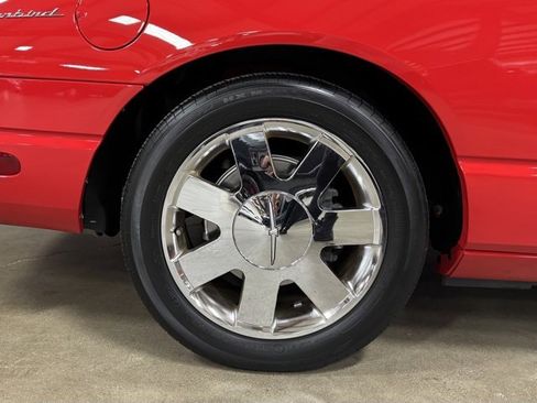Used 2002 Ford Thunderbird image 32