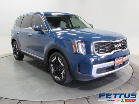 Used 2024 Kia Telluride S w/ S Sunroof Package FWD image 1