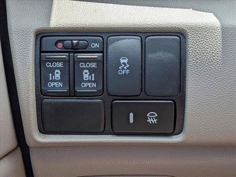 Used 2016 Honda Odyssey SE image 12