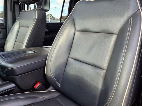 Used 2021 GMC Yukon XL SLT w/ SLT Premium Package image 6