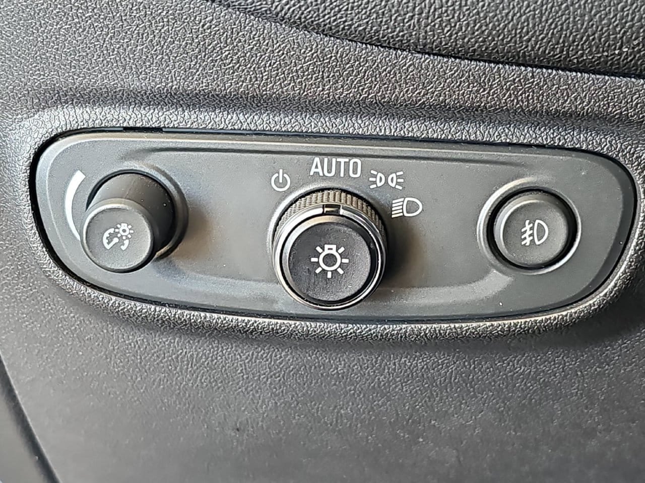 Used 2020 Chevrolet Equinox LT FWD image 30