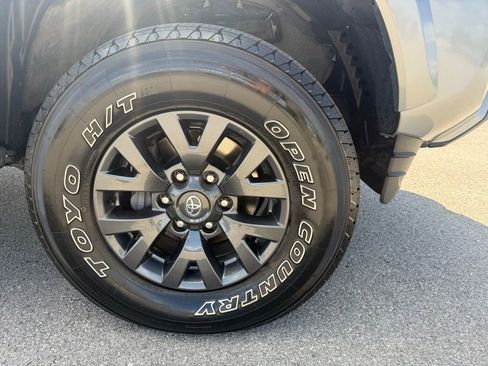 Certified 2023 Toyota Tacoma SR5 AWD/4WD image 4