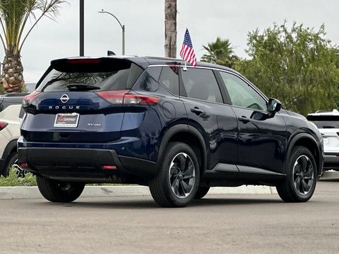 Used 2024 Nissan Rogue SV AWD/4WD image 4