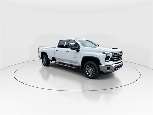 New 2026 Chevrolet Silverado 3500 LTZ w/ LTZ Premium Package image 2