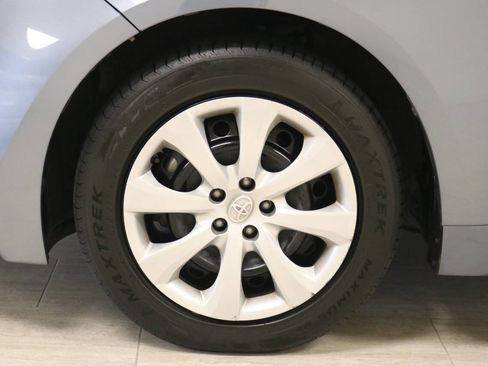 Used 2022 Toyota Corolla LE image 98
