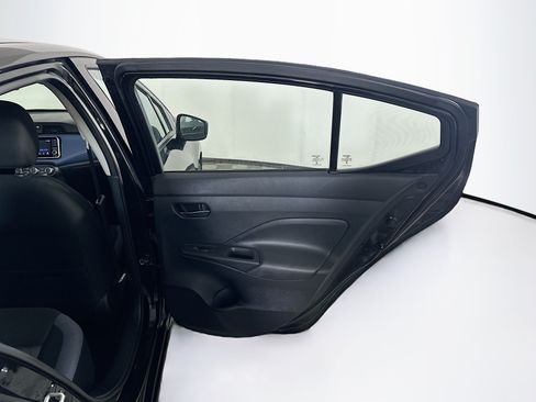 Used 2025 Nissan Versa SV FWD image 30
