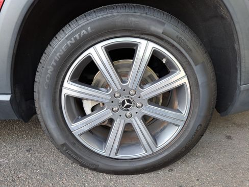 Used 2021 Mercedes-Benz GLS 450 4MATIC image 32