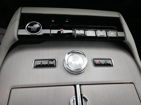 Certified 2025 Lincoln Navigator Reserve AWD/4WD image 19
