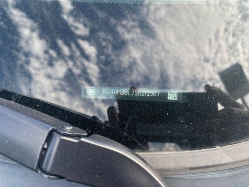 Used 2025 Buick Encore GX Preferred FWD image 28