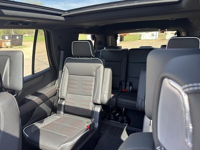 Used 2025 GMC Yukon AT4 Ultimate w/ LPO, Illumination Package AWD/4WD image 38