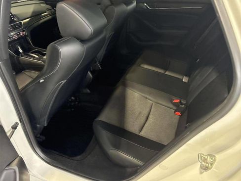 Used 2018 Honda Accord Sport image 7