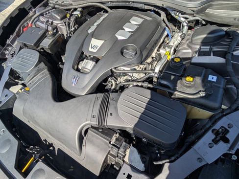 Used 2016 Maserati Ghibli Base image 21