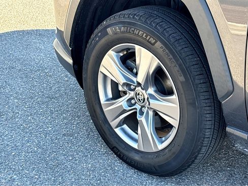 Used 2024 Toyota RAV4 XLE image 21