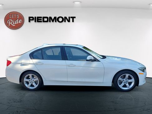 Used 2013 BMW 328i xDrive Sedan AWD/4WD image 4