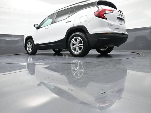 Used 2022 GMC Terrain SLE w/ Driver Convenience Package AWD/4WD image 32