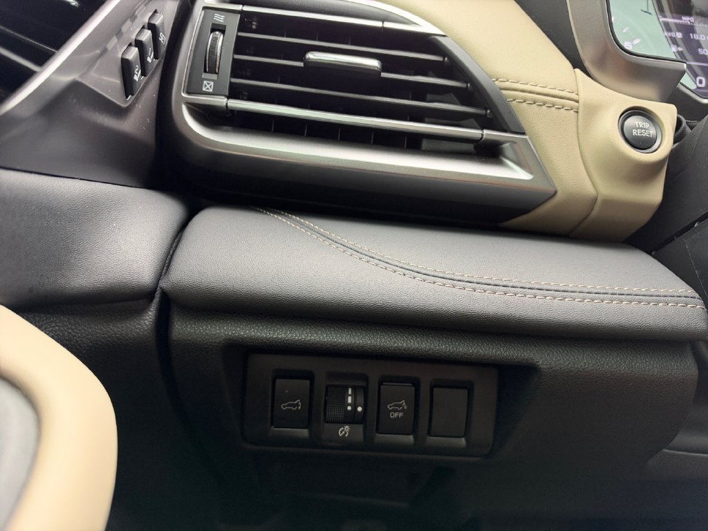 Used 2024 Subaru Outback Limited AWD/4WD image 23